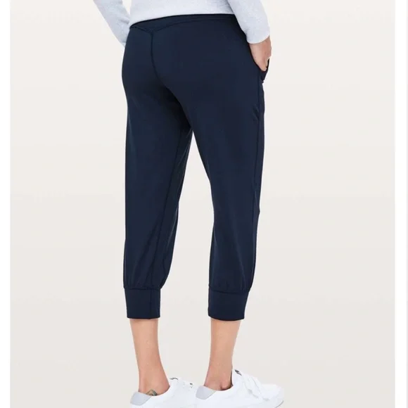 Lululemon Align Jogger Crop *23" in True Navy - Picture 2 of 6